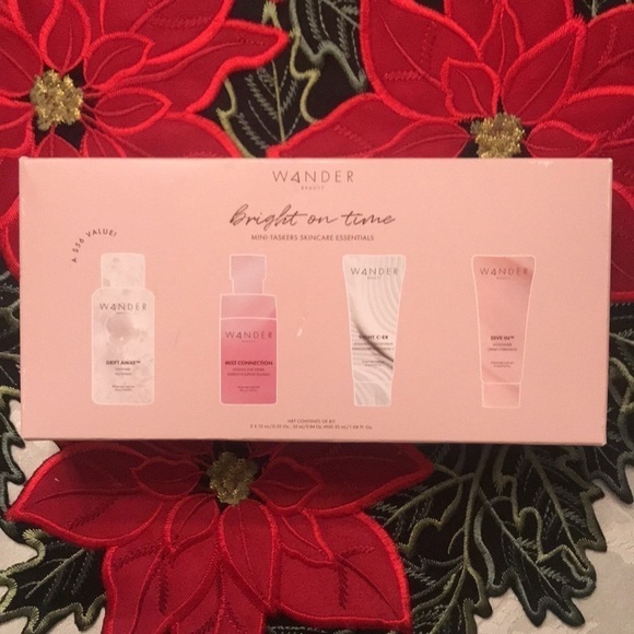 Brand New Wander Beauty Bright On Time 4-Piece Mini-Taskers Skincare Gift Set - Picture 2 of 13